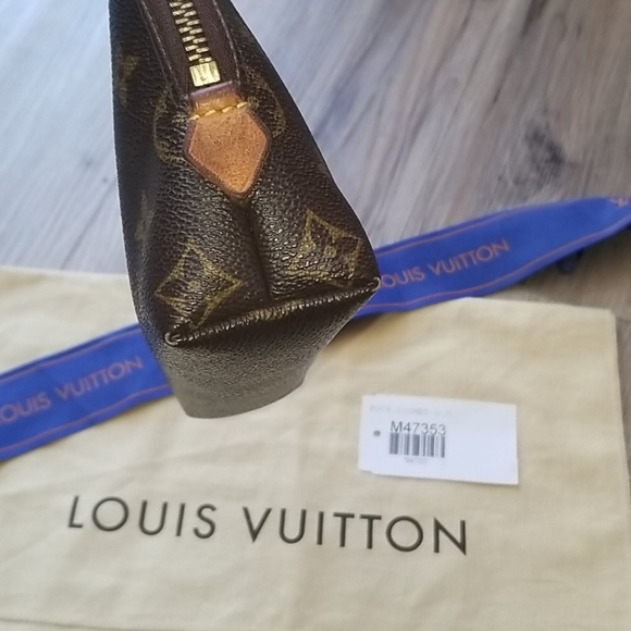 Louis Vuitton Poch. Cosmetic G.M. - Picture 14 of 16